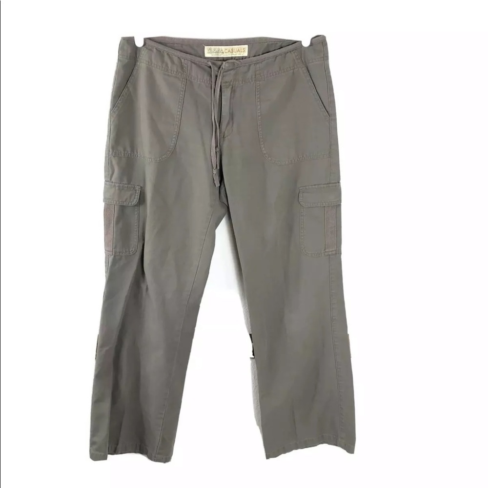 Woman’s Cabelas cargo pocket hiking pants 12